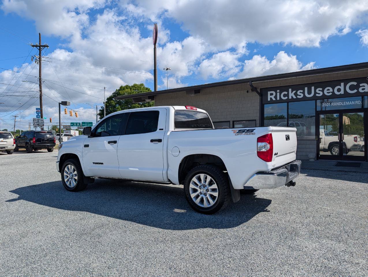 Used 2018 Toyota Tundra SR5 w/ SR5 Upgrade Package AWD/4WD image 9