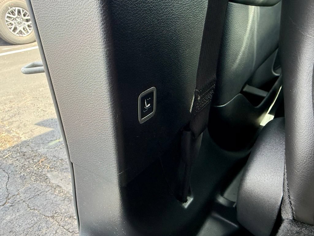 New 2027 Chrysler Pacifica Select FWD image 35