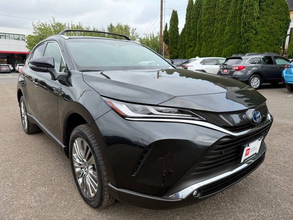 Certified 2024 Toyota Venza XLE AWD/4WD image 2