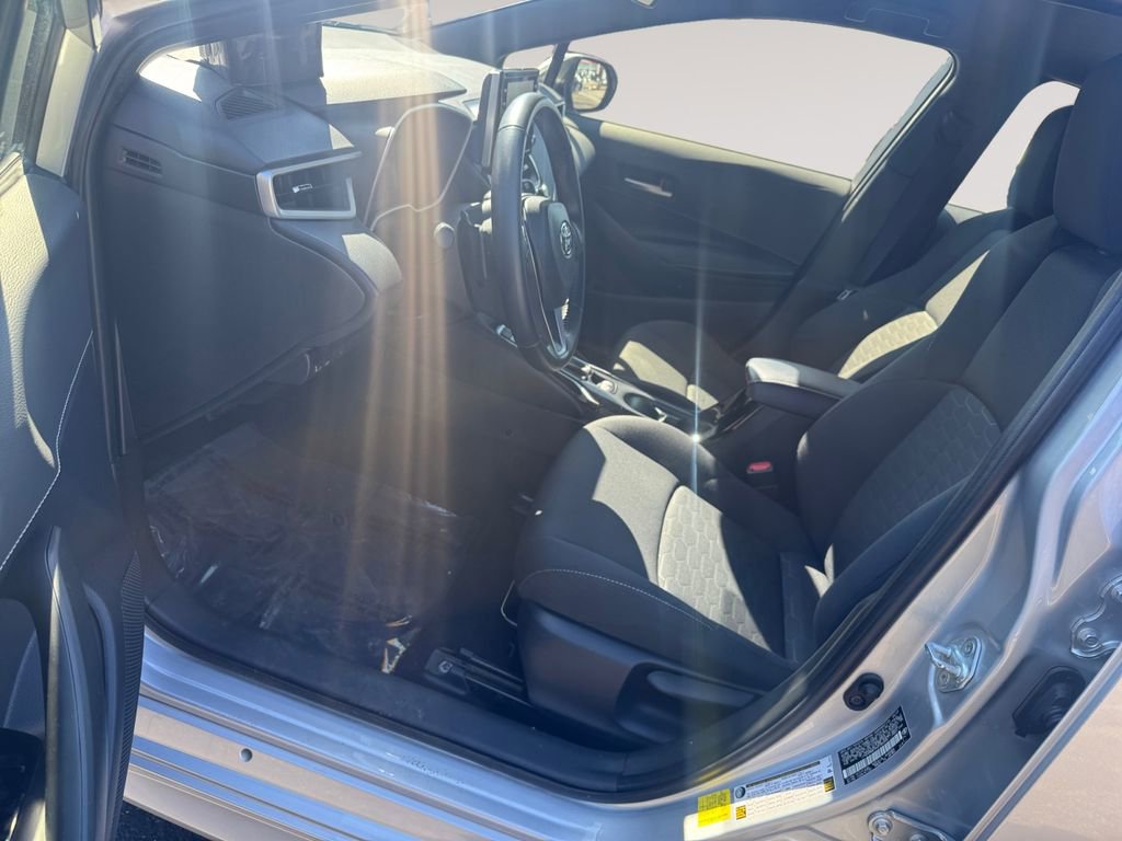 Used 2022 Toyota Corolla SE w/ SE Preferred Package image 9