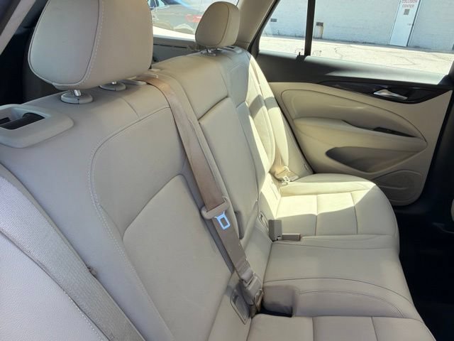 Used 2018 Buick Regal Essence w/ Driver Confidence Package #1 AWD/4WD image 25