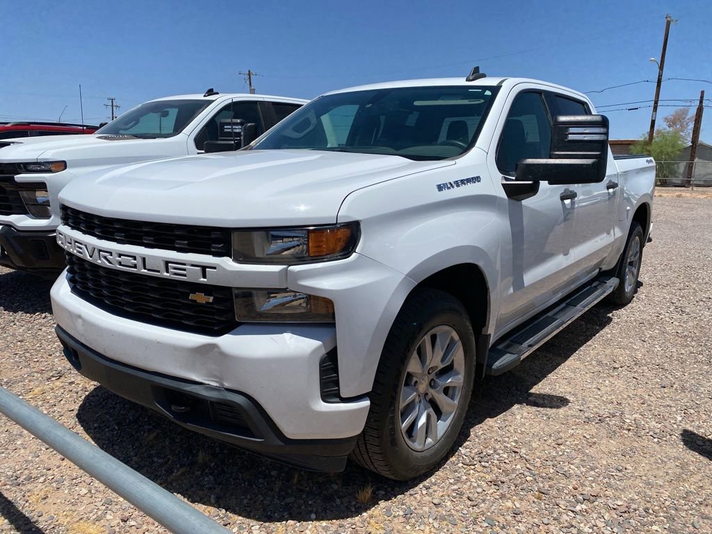 Used 2020 Chevrolet Silverado 1500 Custom w/ Custom Max Trailering Package AWD/4WD image 2