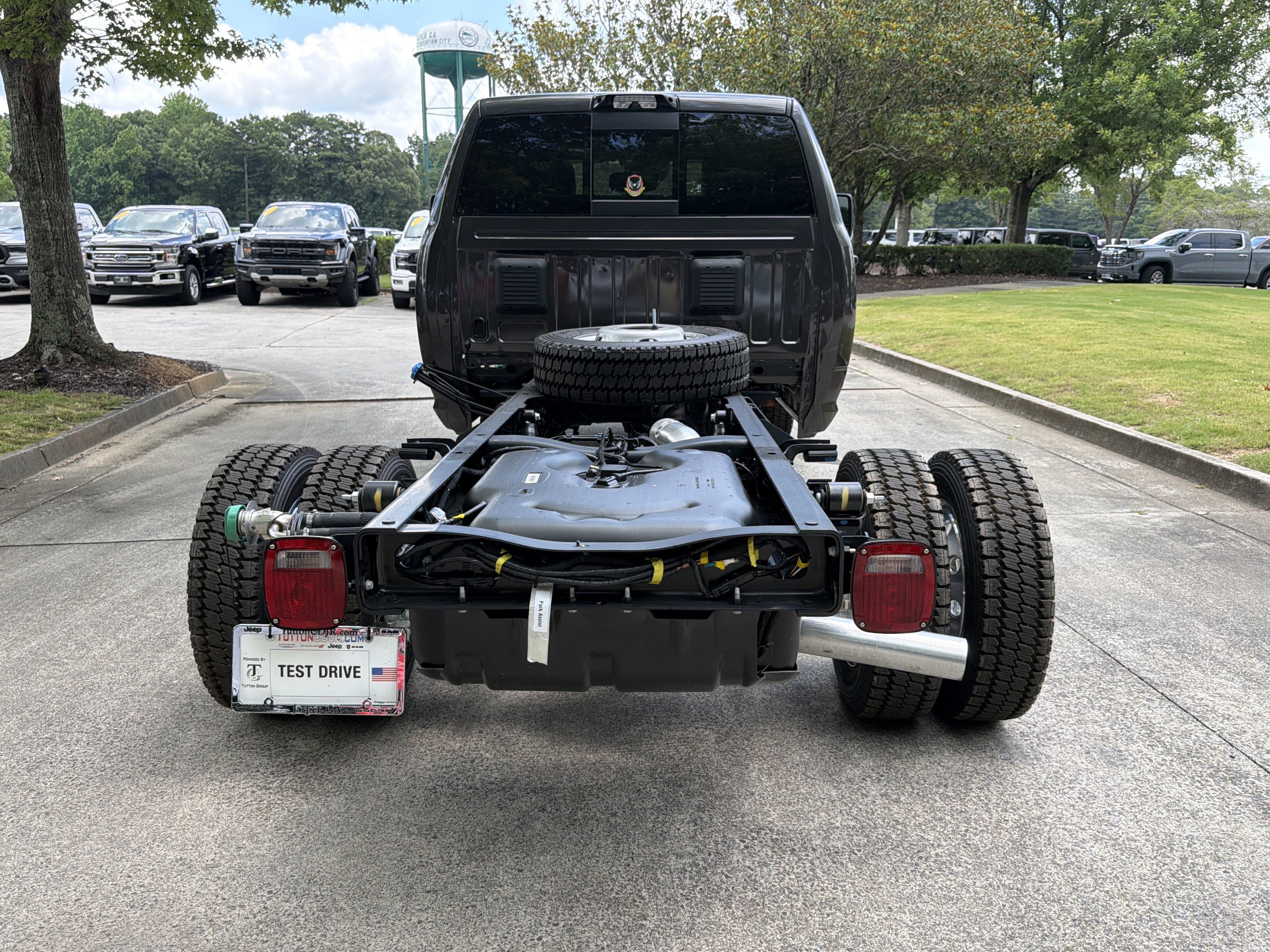 New 2026 RAM 4500 4x4 Crew Cab DRW w/ Laramie Trim Package image 6