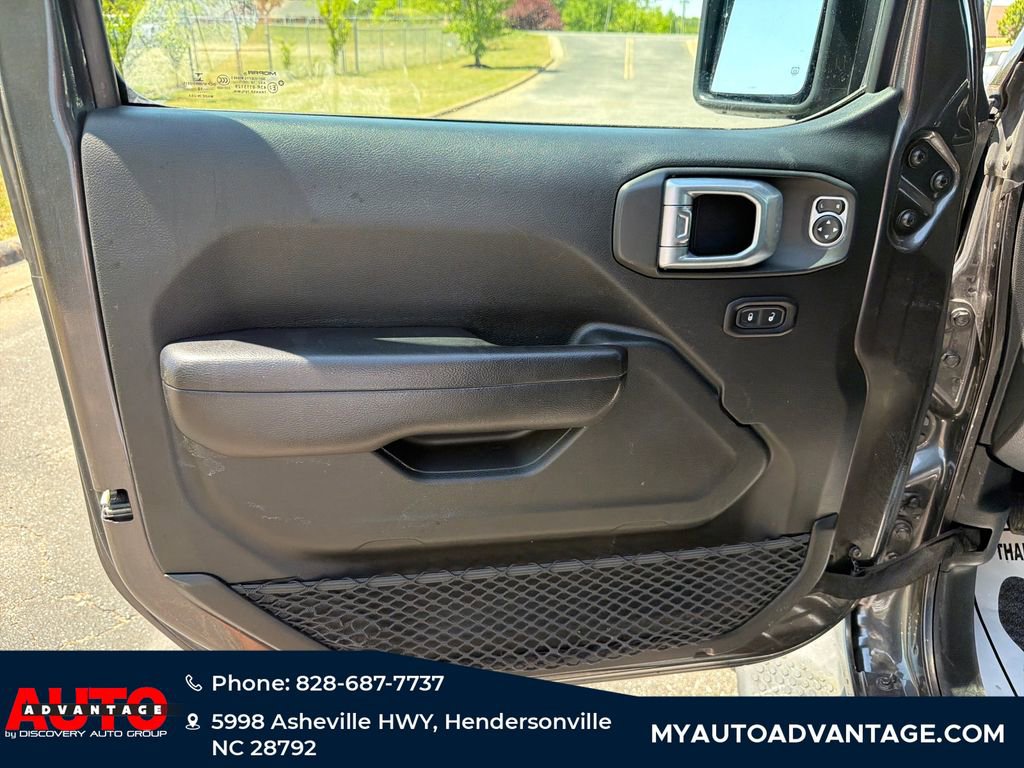 Used 2018 Jeep Wrangler Unlimited Sport S AWD/4WD image 9