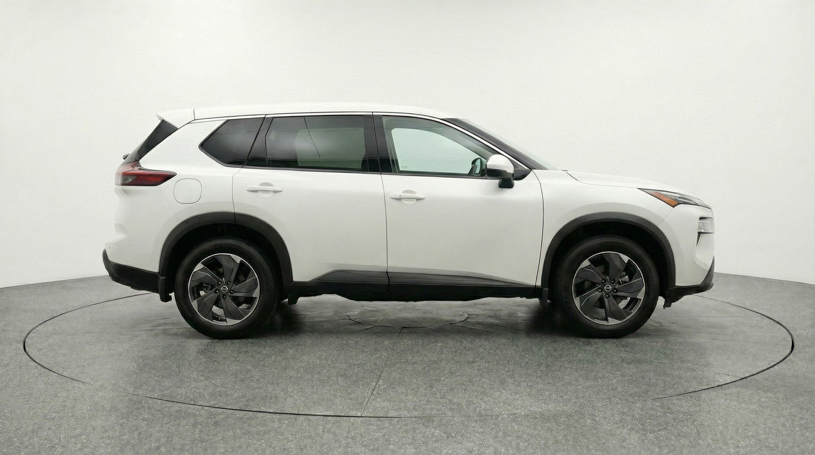 Used 2025 Nissan Rogue SV image 11