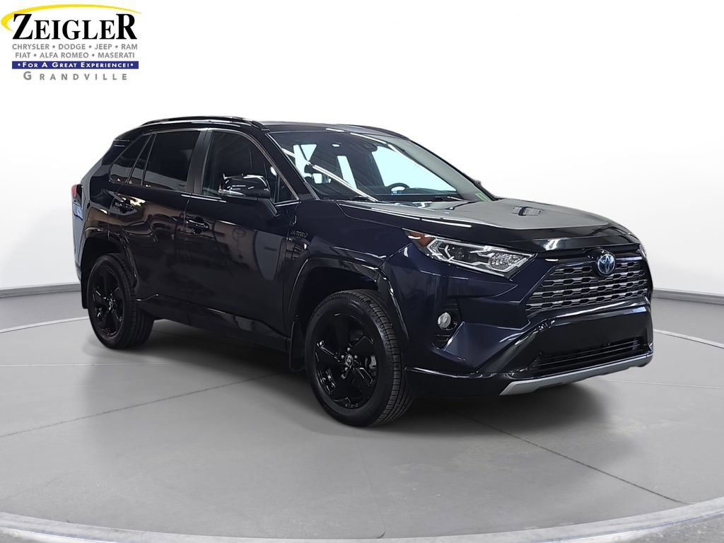 Used 2020 Toyota RAV4 XSE w/ XSE Grade Weather Package AWD/4WD image 3