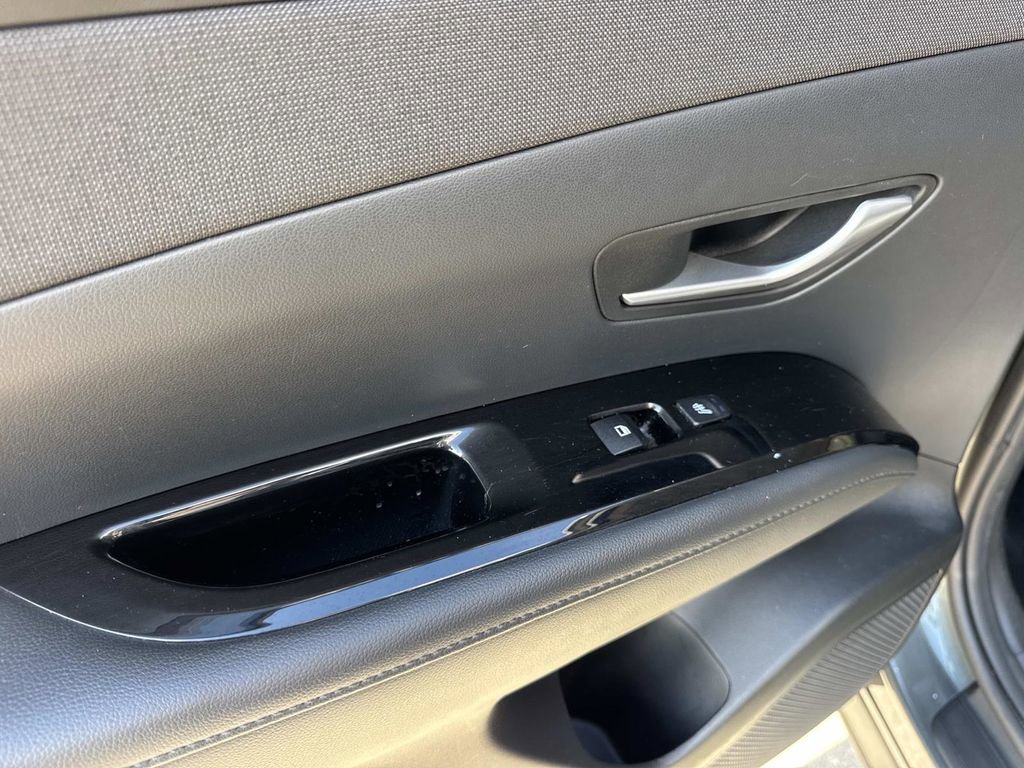 Used 2023 Hyundai Tucson Limited image 30