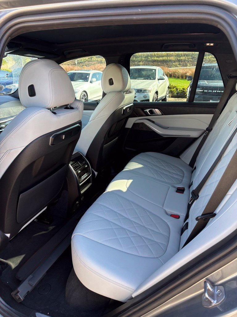 Used 2024 BMW X5 xDrive40i w/ Parking Assistance Package AWD/4WD image 13