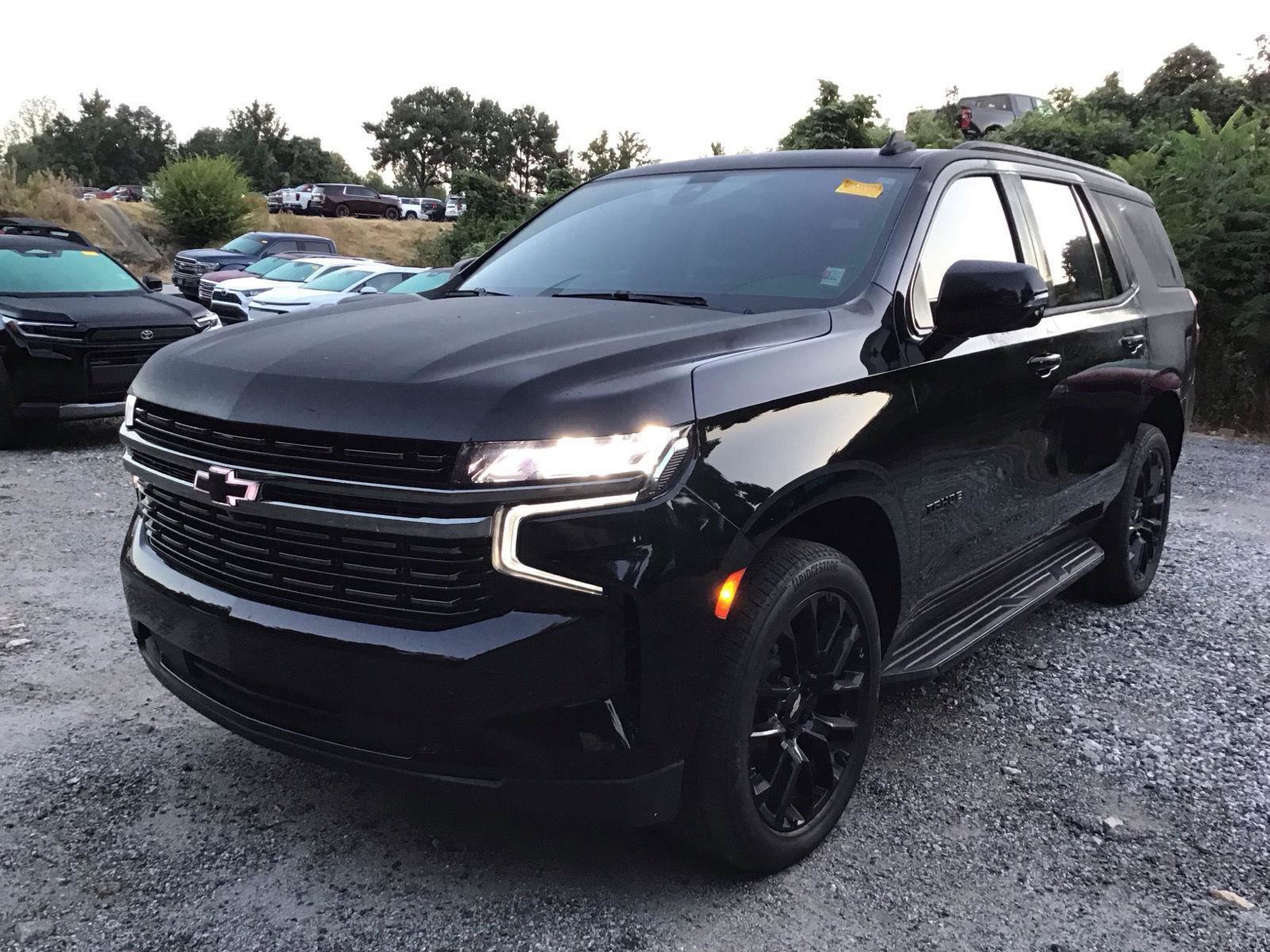 Used 2022 Chevrolet Tahoe RST w/ Luxury Package AWD/4WD image 2