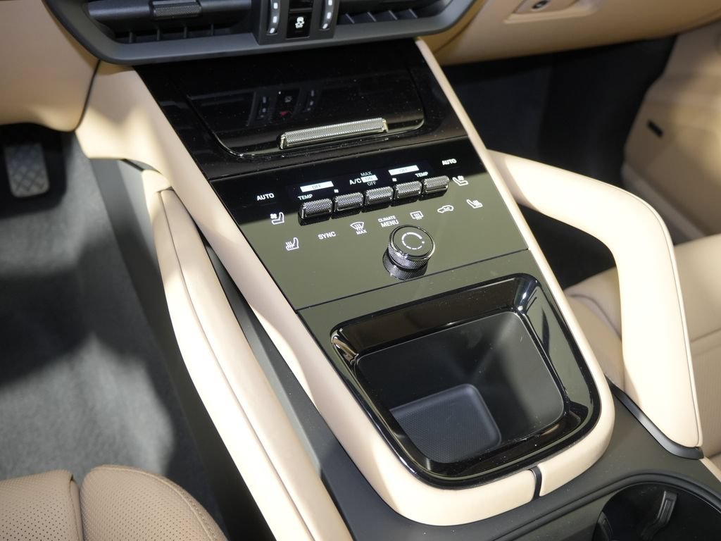 New 2026 Porsche Cayenne AWD/4WD image 31
