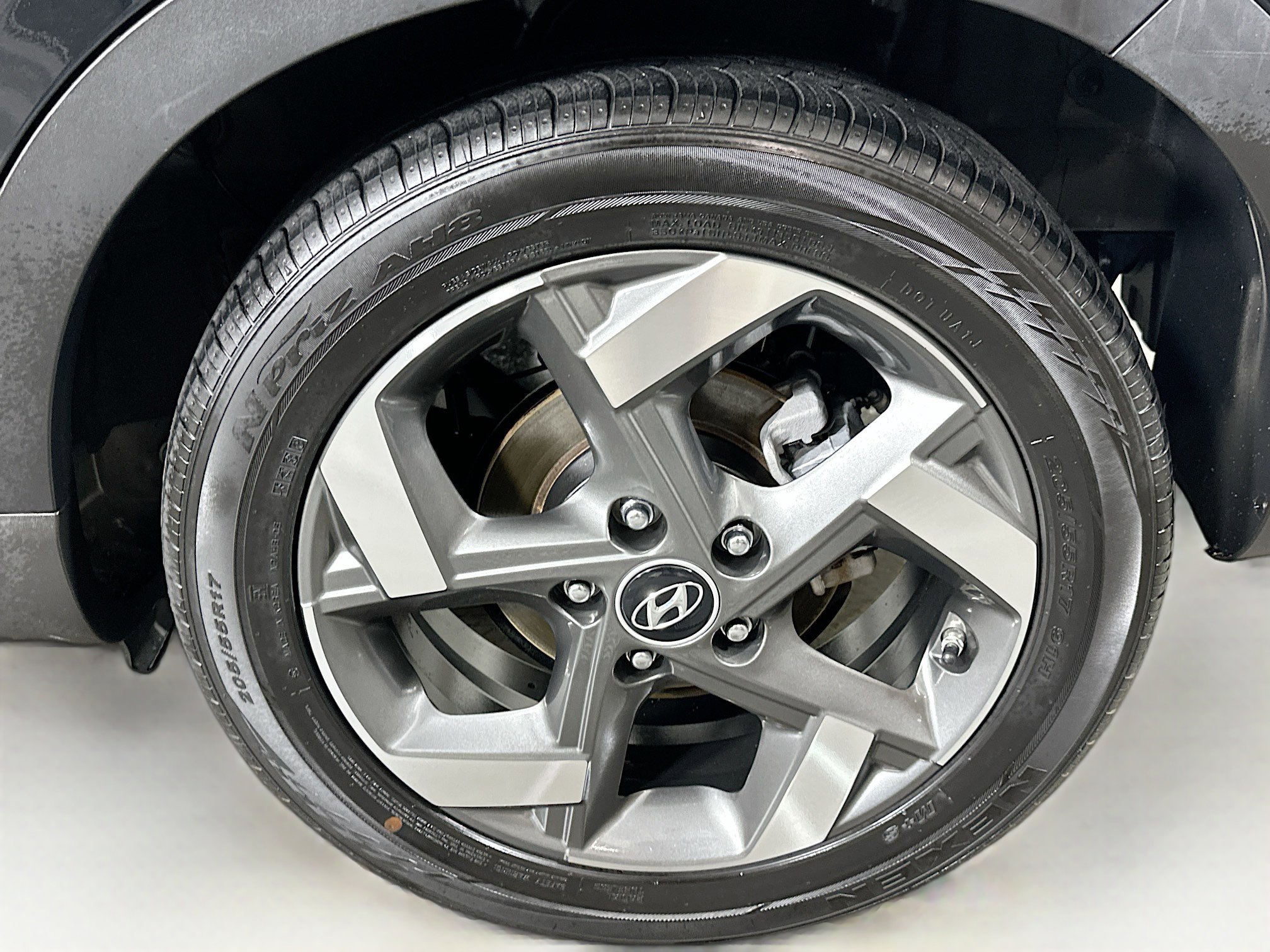 Used 2024 Hyundai Venue SEL image 11