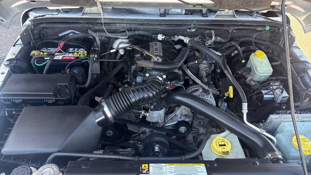Used 2010 Jeep Wrangler Unlimited Sahara AWD/4WD image 14
