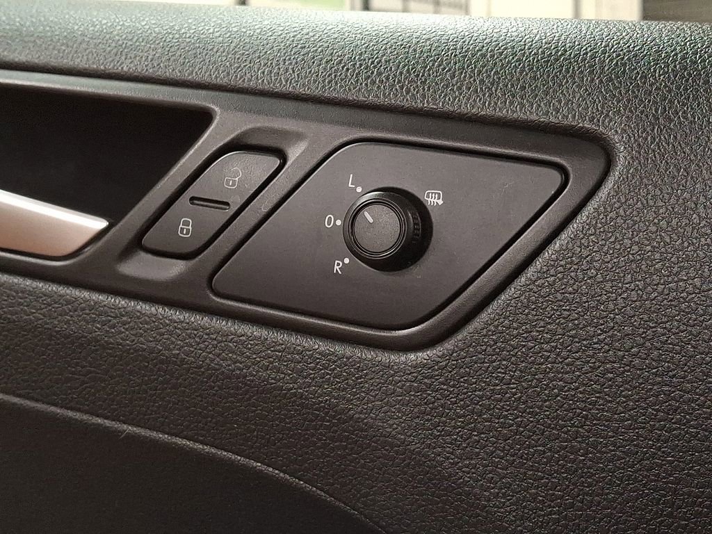 Used 2017 Volkswagen Jetta SE image 24