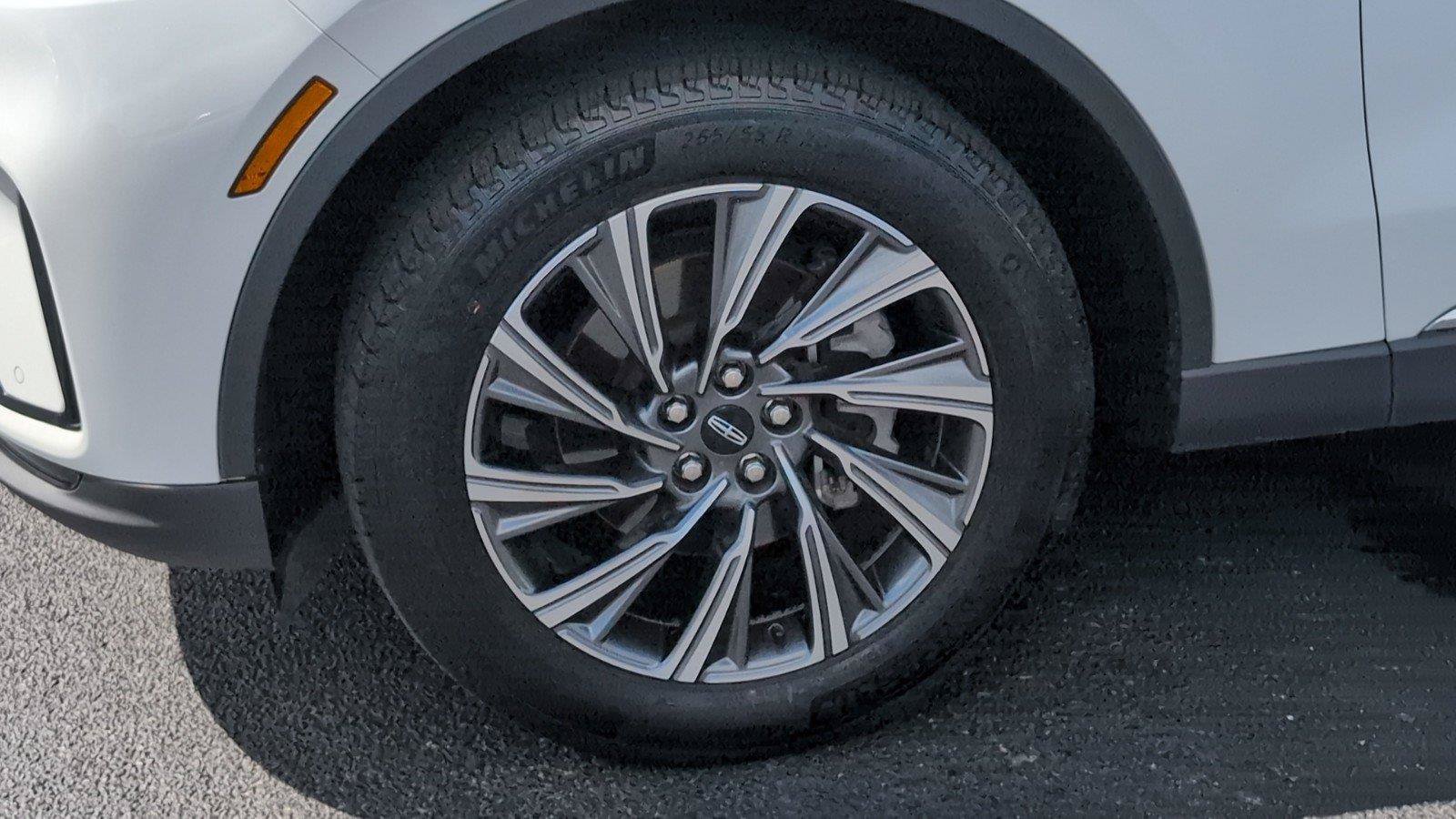 Used 2025 Lincoln Aviator AWD image 11