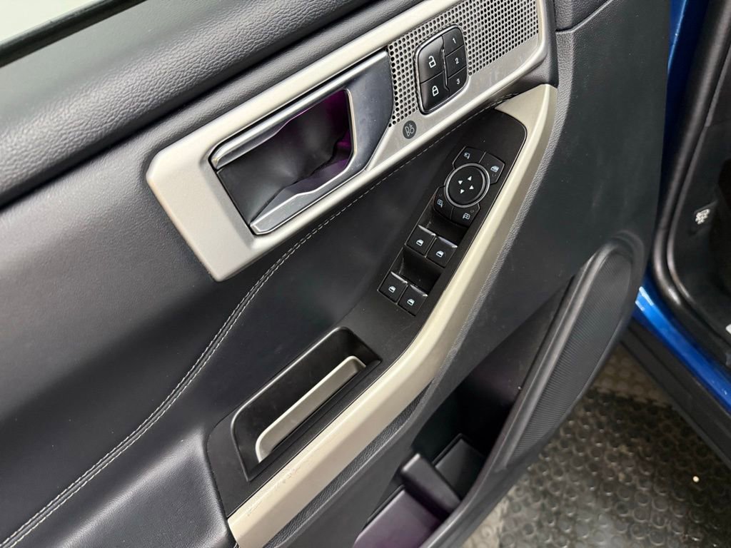 Used 2022 Ford Explorer Limited w/ Equipment Group 301A image 27