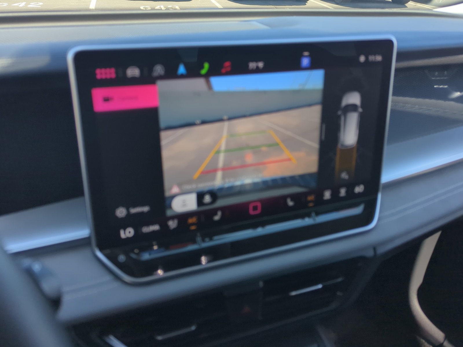 Used 2025 Volkswagen Tiguan SE image 27