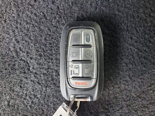 Certified 2024 Chrysler Pacifica Touring-L image 33