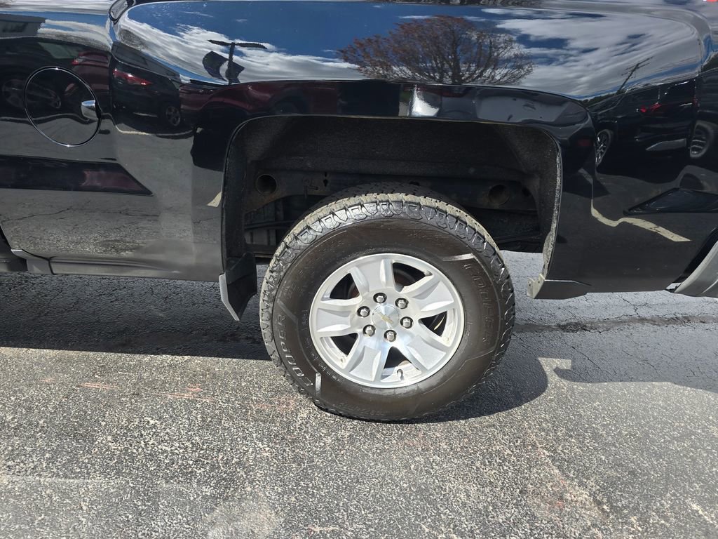 Used 2018 Chevrolet Silverado 1500 LT w/ All Star Edition AWD/4WD image 4