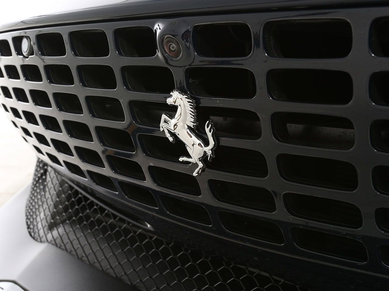Used 2024 Ferrari Roma Spider RWD image 11