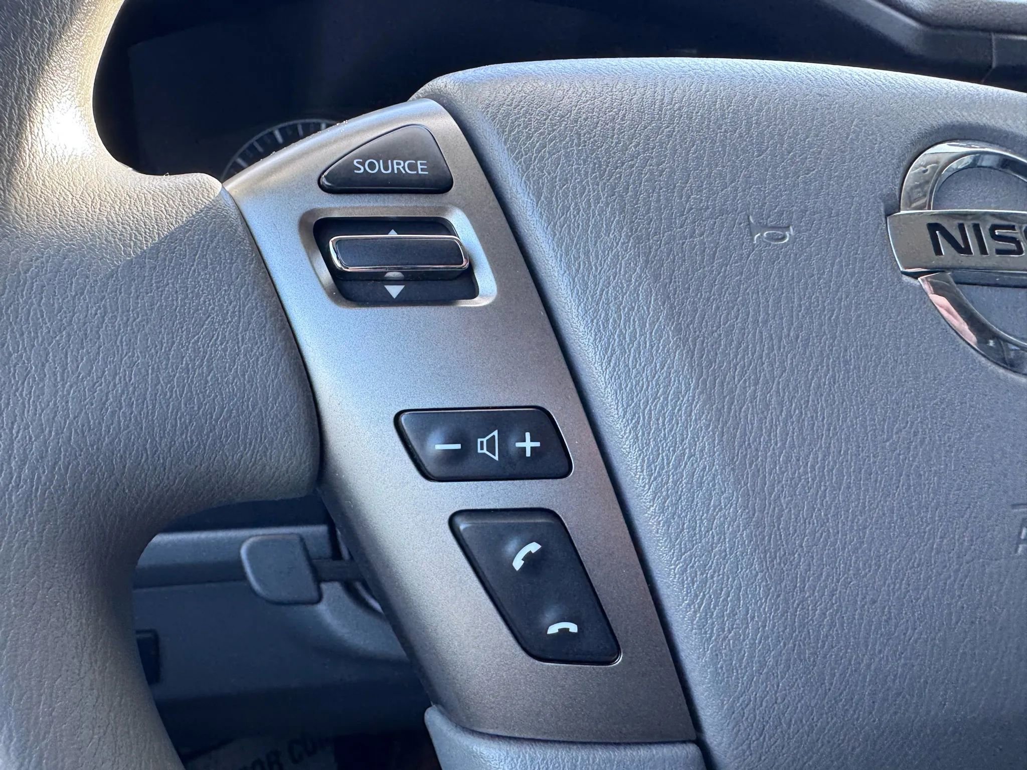 Used 2018 Nissan NV 3500 S image 22