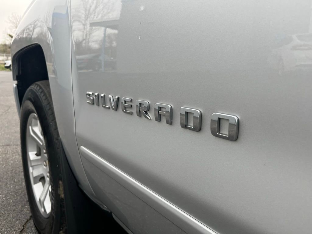 Used 2018 Chevrolet Silverado 1500 LT w/ LT Plus Package AWD/4WD image 35