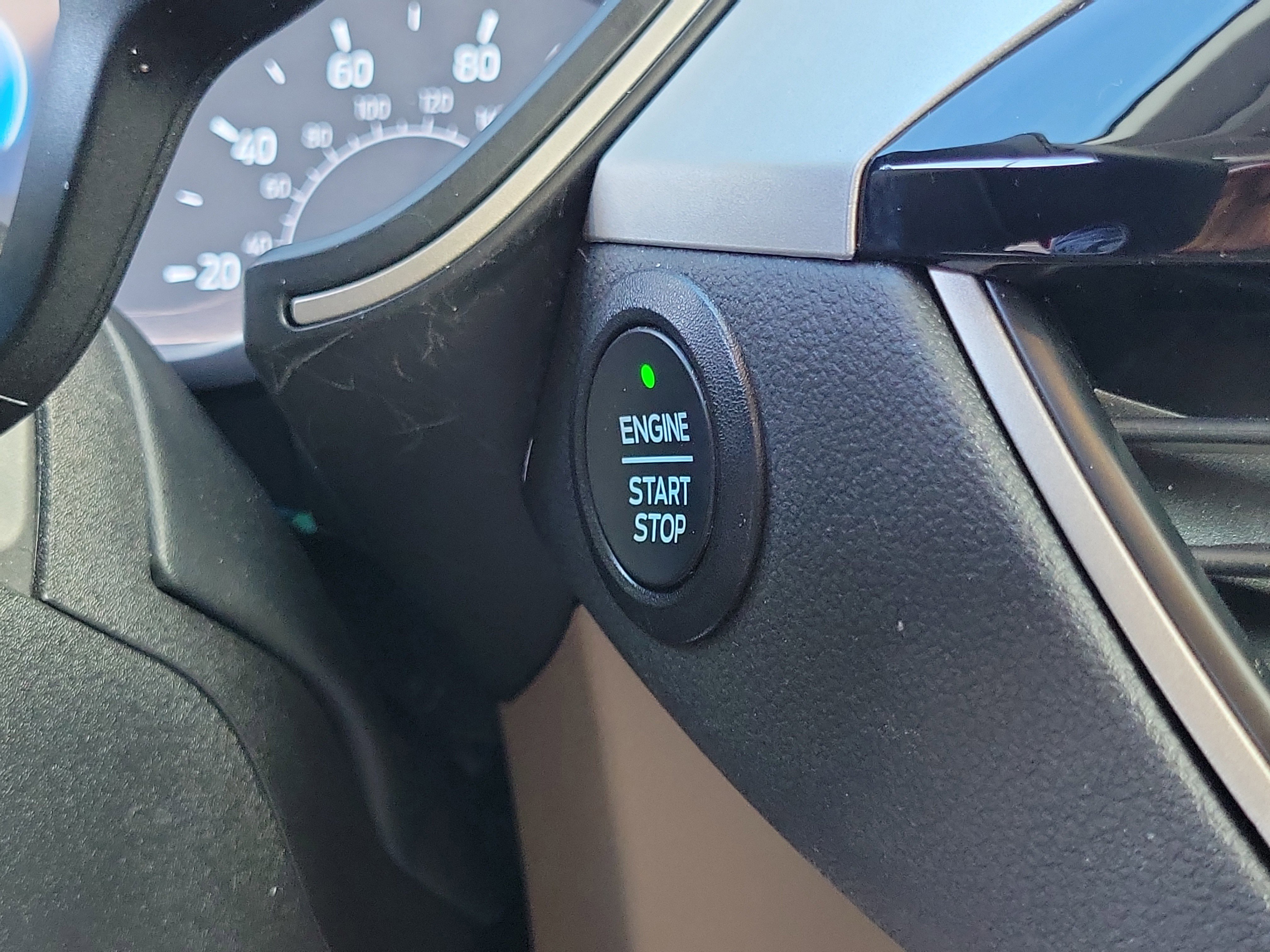 Used 2022 Ford Escape SEL image 28