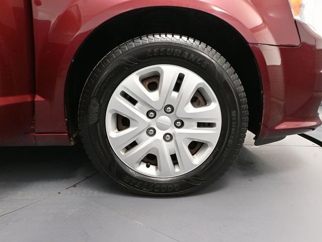 Used 2020 Dodge Grand Caravan SE w/ UConnect Hands-Free Group image 15