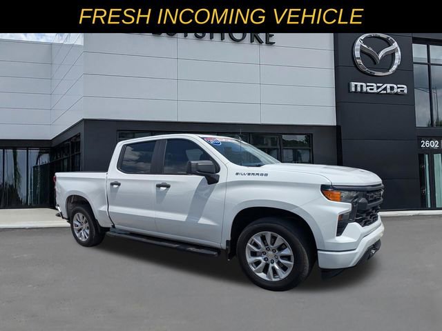 Used 2023 Chevrolet Silverado 1500 Custom image 1