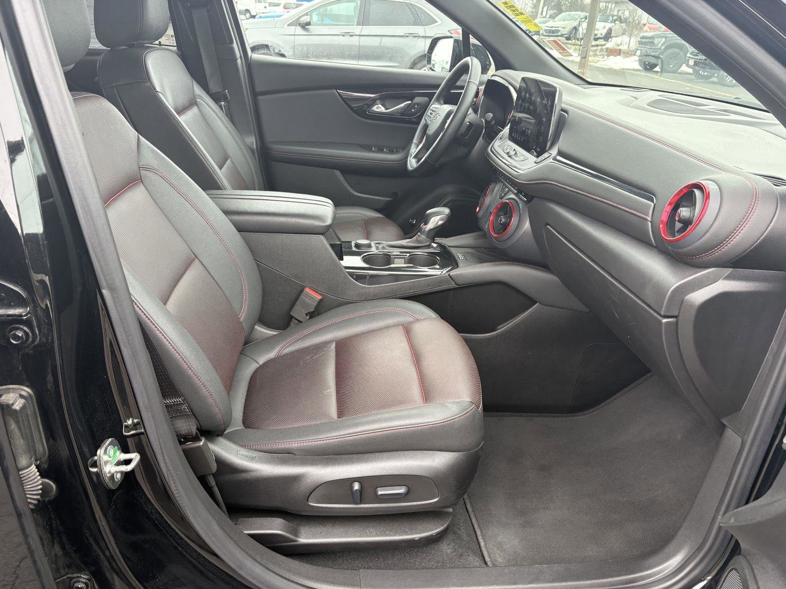 Used 2025 Chevrolet Blazer RS image 19