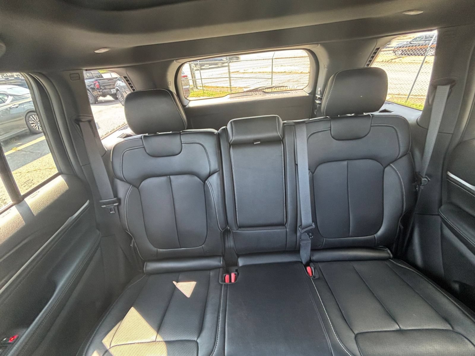 Used 2026 Jeep Grand Cherokee Limited AWD/4WD image 38