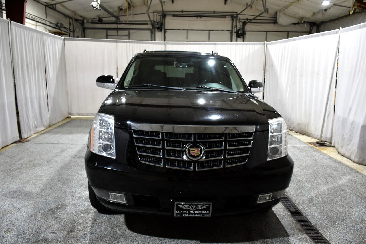 Used 2010 Cadillac Escalade ESV Premium image 24