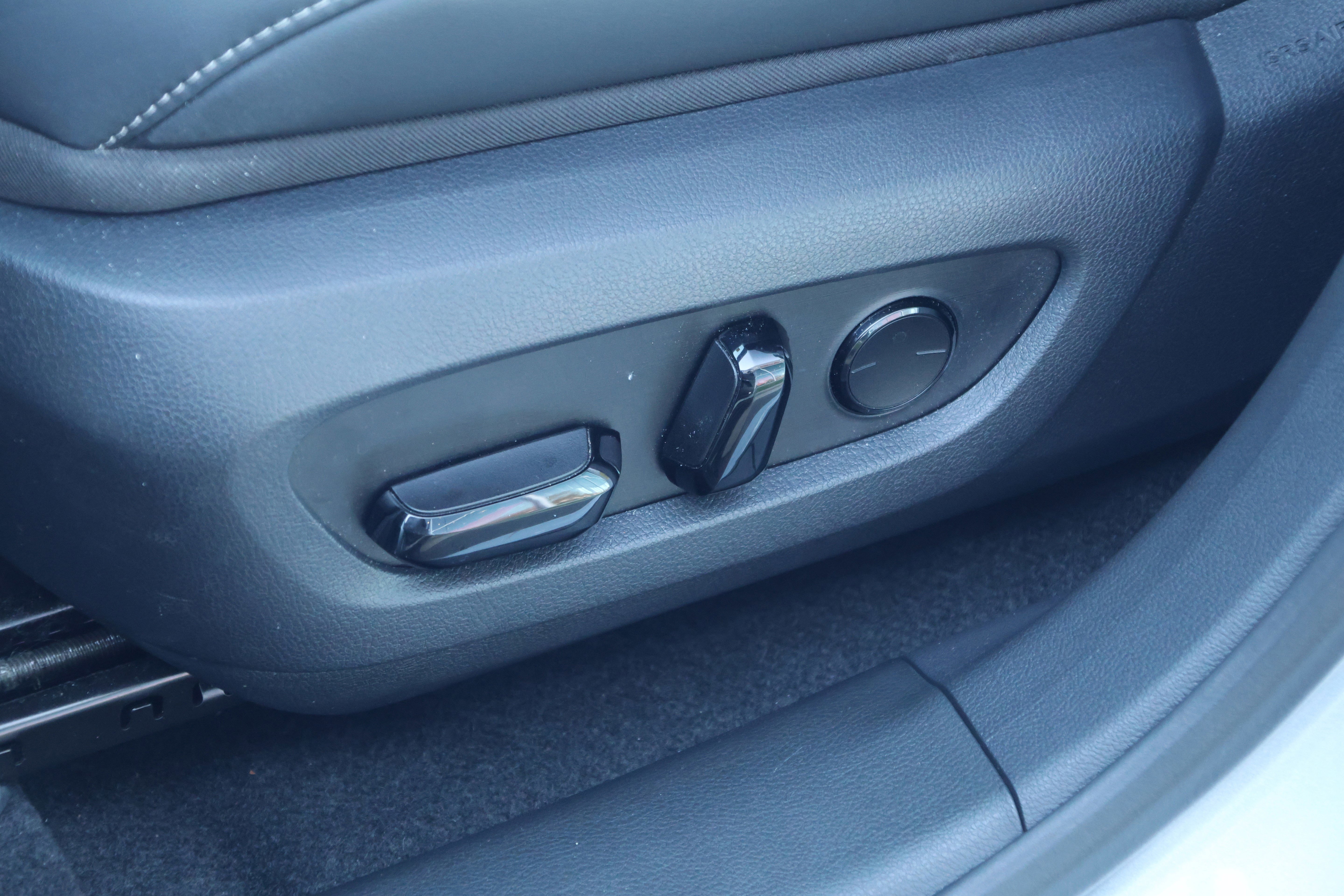 Used 2023 Lexus RX 350 F Sport w/ Cold Area Package image 33