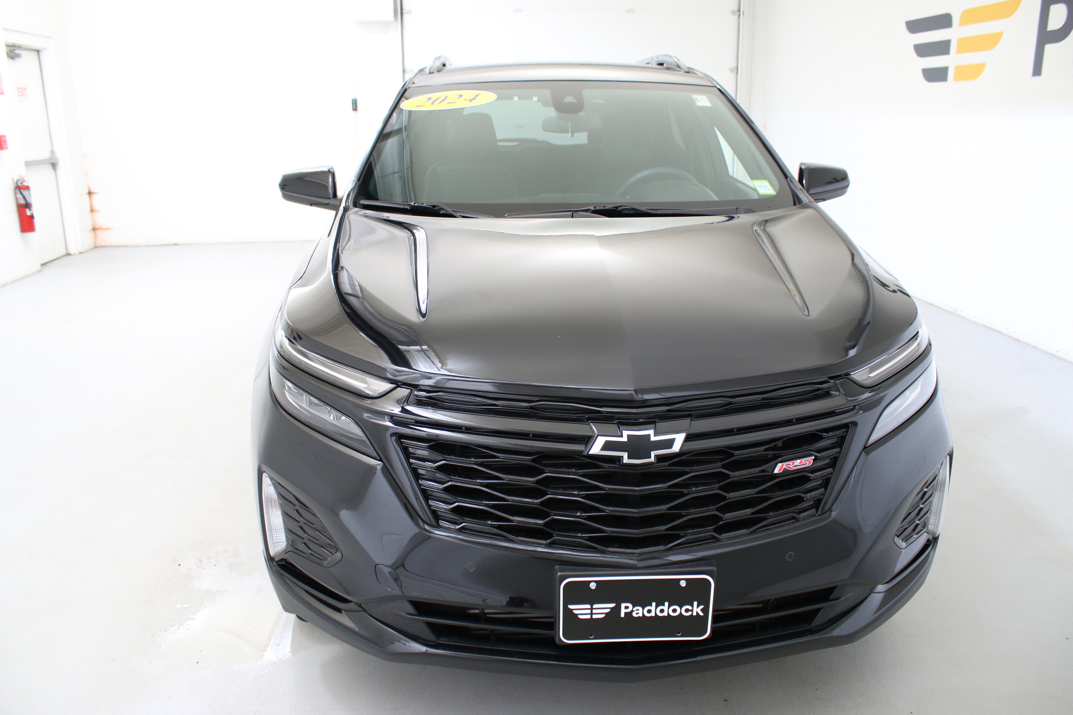 Used 2024 Chevrolet Equinox RS w/ LPO, Floor Liner Package FWD image 2
