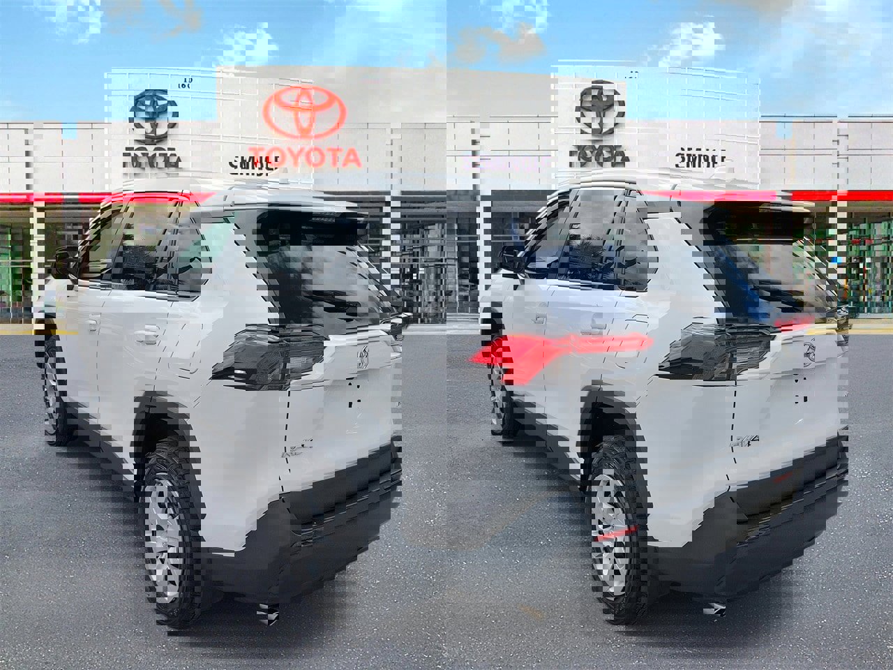 Used 2025 Toyota RAV4 LE image 4