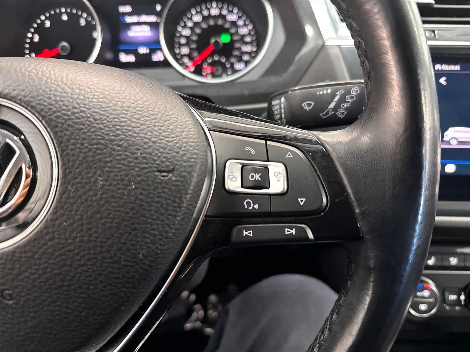 Used 2018 Volkswagen Tiguan SE AWD/4WD image 15