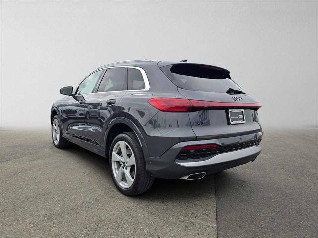 Used 2025 Audi Q5 Premium Plus w/ Premium Plus AWD/4WD image 5