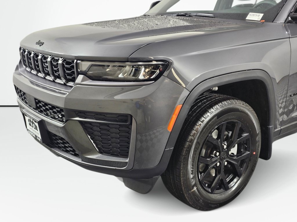 New 2026 Jeep Grand Cherokee Altitude AWD/4WD image 13
