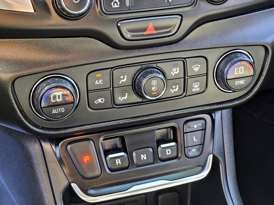 Used 2020 GMC Terrain SLT w/ Preferred Package image 23