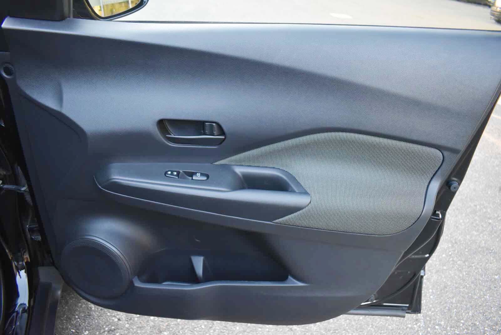 Used 2018 Nissan Kicks S FWD image 41