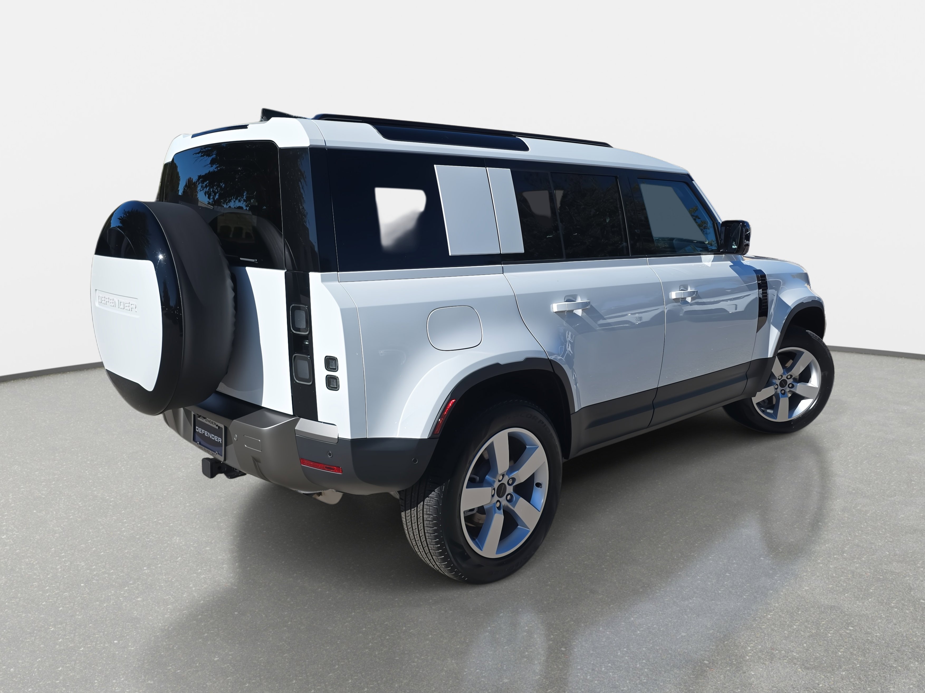 New 2026 Land Rover Defender 110 S image 5