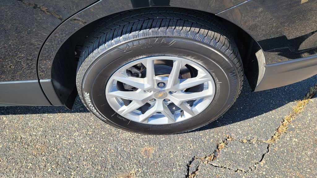 Used 2023 Chevrolet Equinox LT w/ Driver Convenience Package image 8