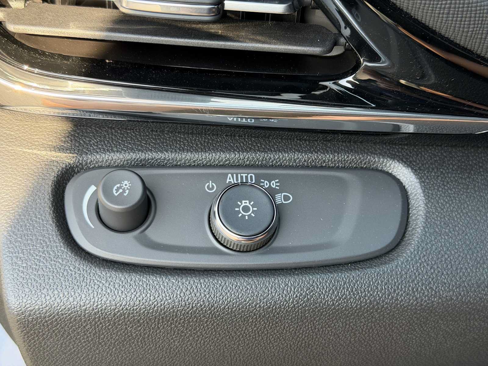 New 2026 Buick Envista Sport Touring w/ Convenience I Package FWD image 17