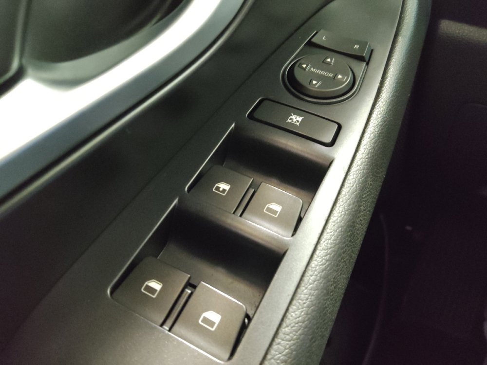 Used 2018 Hyundai Elantra GT image 27