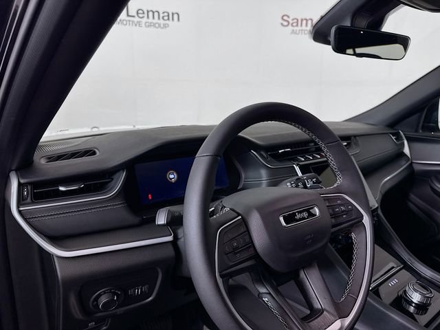 New 2025 Jeep Grand Cherokee L Laredo image 9