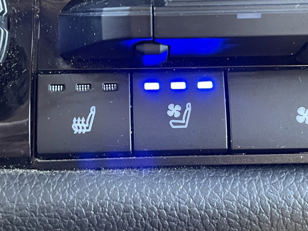 Used 2022 Toyota Tundra Limited image 17