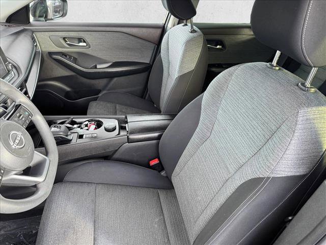 Used 2023 Nissan Rogue SV image 10