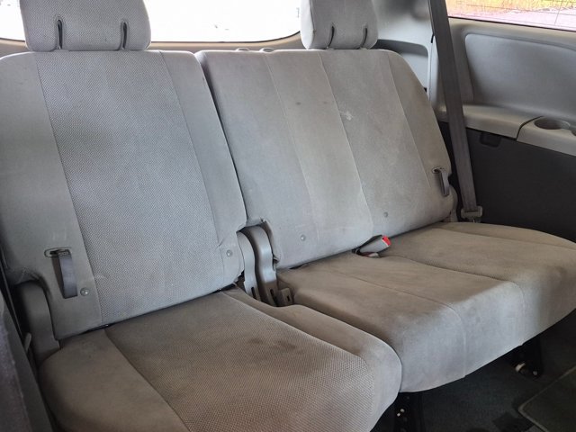 Used 2019 Toyota Sienna L FWD image 19
