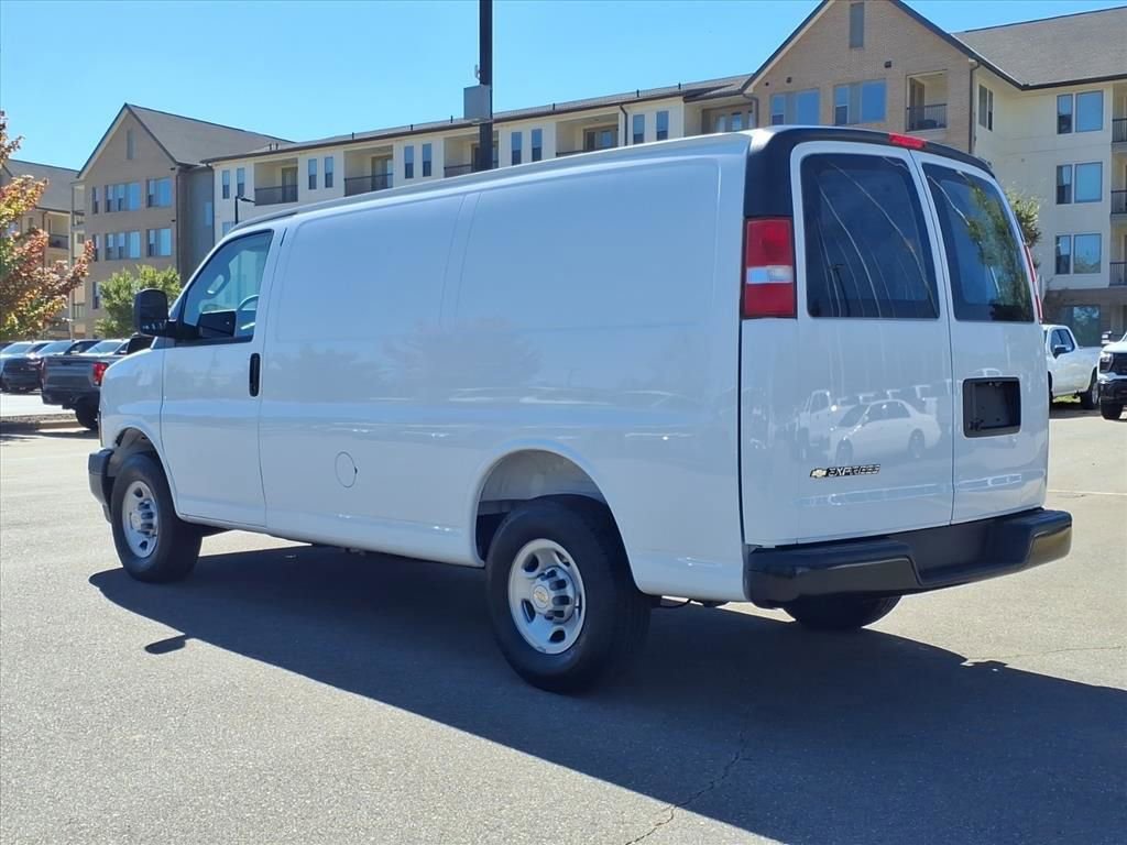 New 2026 Chevrolet Express 2500 RWD image 27