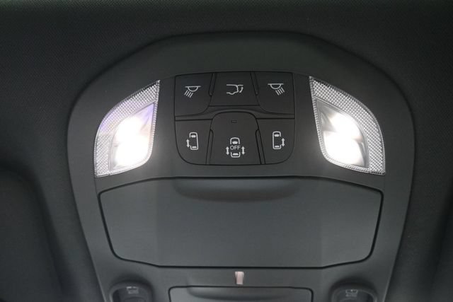 New 2027 Chrysler Pacifica Limited FWD image 36
