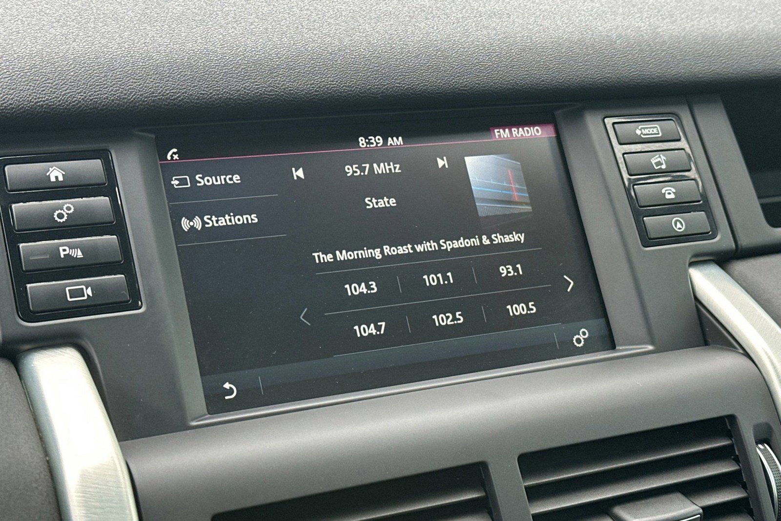 Used 2019 Land Rover Discovery Sport HSE AWD/4WD image 24